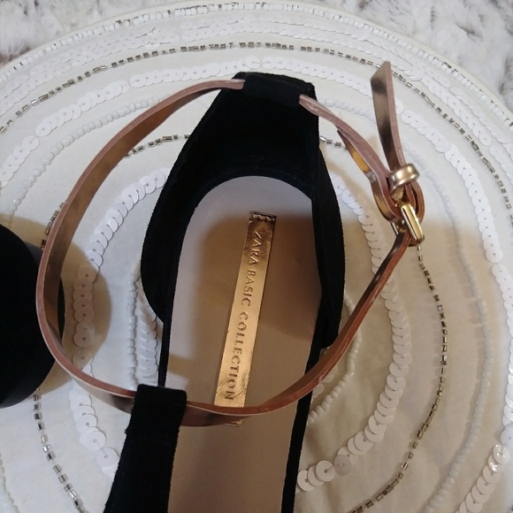 Woman Shoes - Picture 3 of 6